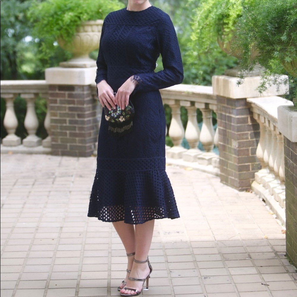 Sweet Peony Dress in Navy!